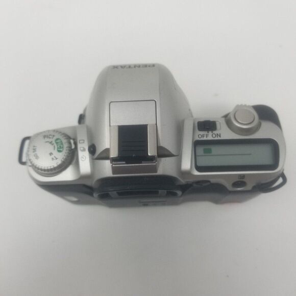 Pentax ZX-10 Silver And Black 35mm SLR Film Photography Camera Autofocus Flash - Picture 3 of 11